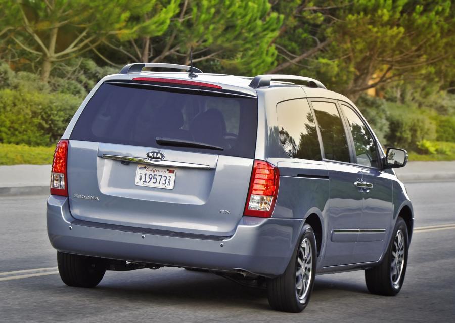  Kia Sedona 2010 года  (фото 45 из 54)